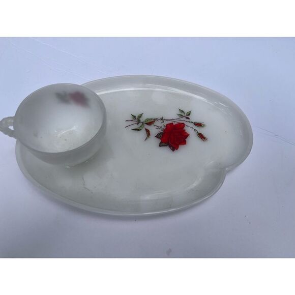 Vintage cup and plate white milk glass red rose - Picture 6 of 15